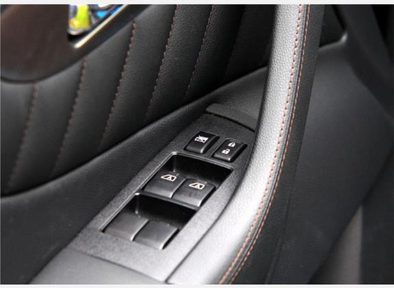 英菲尼迪FX 2010款 FX35 超越版 车厢座椅   门窗控制