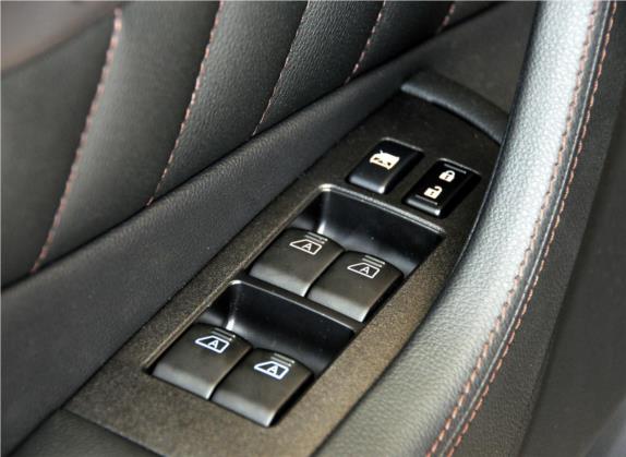 英菲尼迪FX 2011款 FX35 超越版 车厢座椅   门窗控制