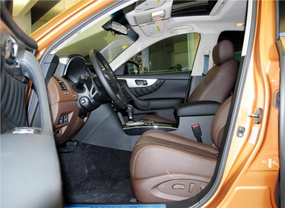 英菲尼迪FX 2013款 FX37 标准版 车厢座椅   前排空间
