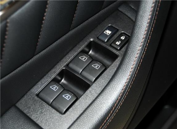 英菲尼迪FX 2013款 FX37 标准版 车厢座椅   门窗控制