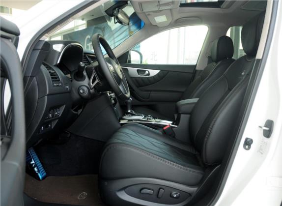 英菲尼迪FX 2013款 FX37 超越版 车厢座椅   前排空间