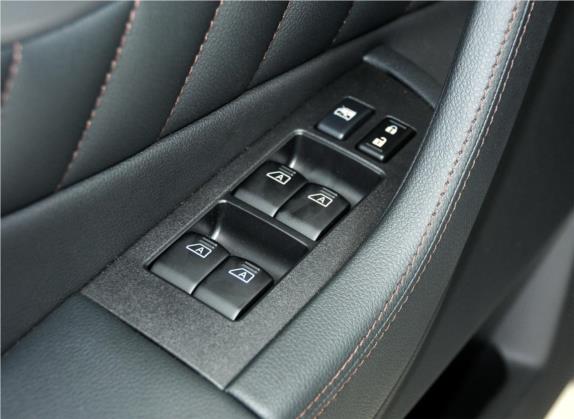 英菲尼迪FX 2013款 FX37 超越版 车厢座椅   门窗控制