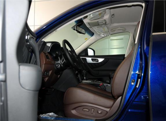 英菲尼迪FX 2013款 FX37 五周年限量版 车厢座椅   前排空间