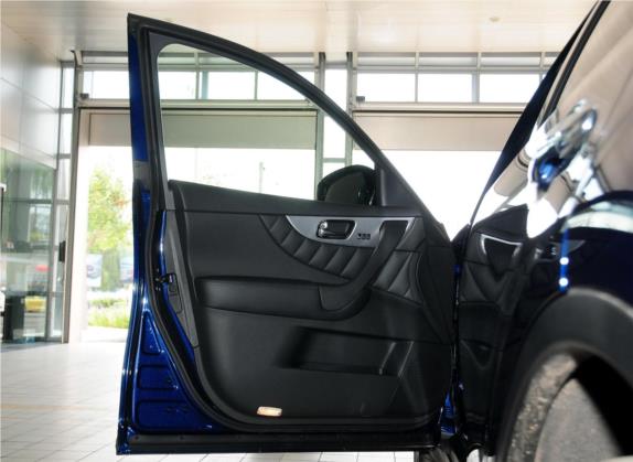 英菲尼迪FX 2013款 FX37 五周年限量版 车厢座椅   前门板