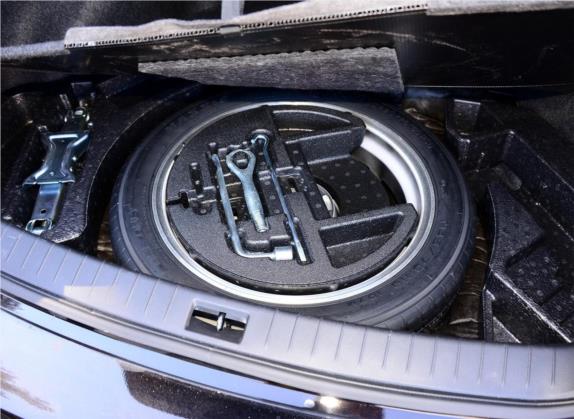 英菲尼迪Q50 2014款 3.7L 豪华运动版 其他细节类   备胎