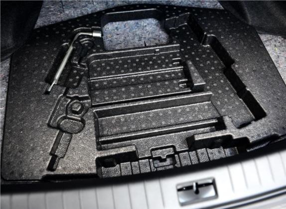 英菲尼迪Q50 2014款 2.0T 舒适版 其他细节类   备胎
