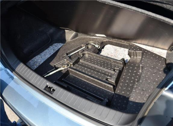 英菲尼迪Q50 2014款 3.5L Hybrid 豪华运动版 其他细节类   备胎