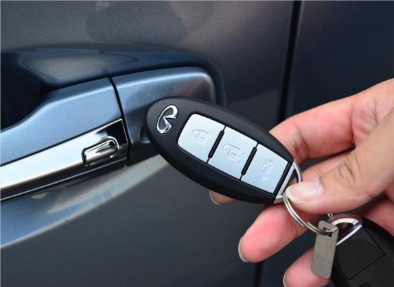英菲尼迪Q50 2014款 3.5L Hybrid 豪华运动版 其他细节类   钥匙