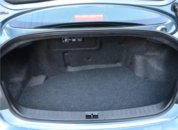 英菲尼迪Q50 2014款 3.5L Hybrid 豪华运动版 车厢座椅   后备厢