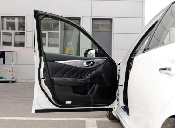 英菲尼迪Q50 2014款 3.5L Hybrid 旗舰版 车厢座椅   前门板