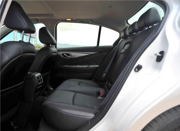 英菲尼迪Q50 2014款 2.0T 豪华版 车厢座椅   后排空间