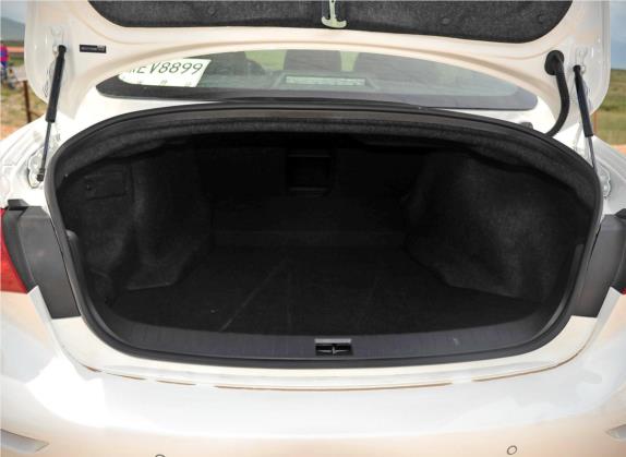 英菲尼迪Q50 2014款 2.0T 豪华版 车厢座椅   后备厢