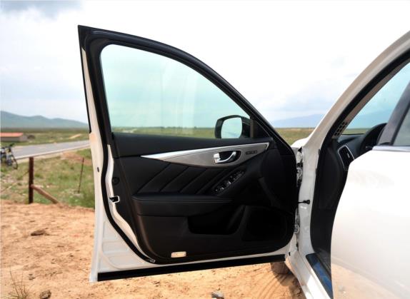英菲尼迪Q50 2014款 2.0T 豪华版 车厢座椅   前门板