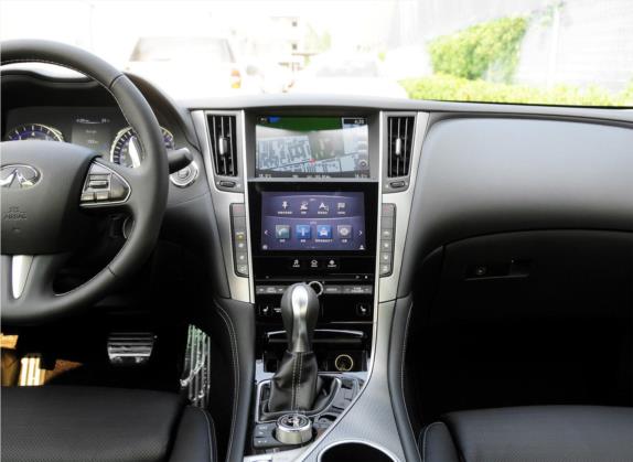 英菲尼迪Q50 2014款 2.0T 豪华运动版 中控类   中控台