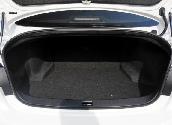 英菲尼迪Q50 2014款 2.0T 豪华运动版 车厢座椅   后备厢