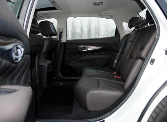 英菲尼迪Q70 2013款 Q70L 3.5L Hybrid 奢华版 车厢座椅   后排空间