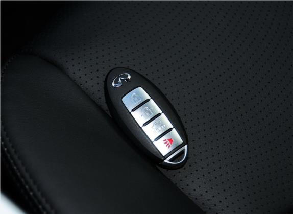英菲尼迪Q70 2013款 Q70L 3.5L Hybrid 豪华版 其他细节类   钥匙