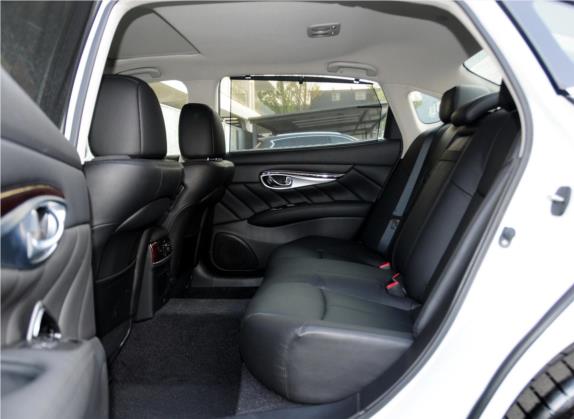 英菲尼迪Q70 2013款 Q70L 3.5L Hybrid 豪华版 车厢座椅   后排空间