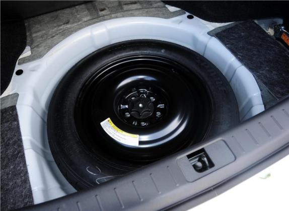 英菲尼迪Q70 2013款 Q70L 2.5L 舒适版 其他细节类   备胎