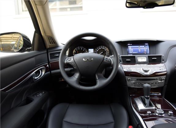 英菲尼迪Q70 2015款 Q70L 2.5L 悦享版 中控类   驾驶位