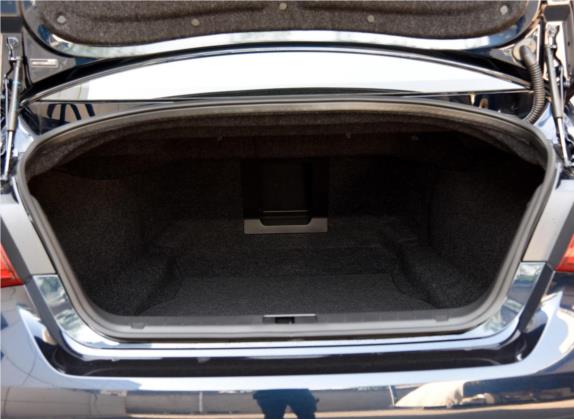英菲尼迪Q70 2015款 Q70L 2.5L 悦享版 车厢座椅   后备厢