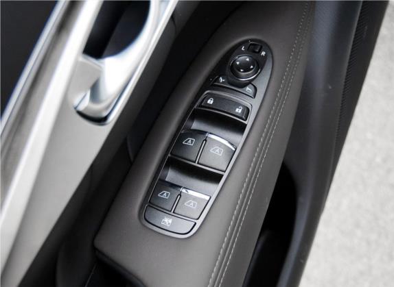 英菲尼迪Q70 2015款 Q70L 2.5L 豪华版 车厢座椅   门窗控制