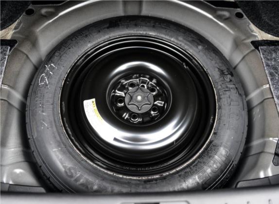英菲尼迪Q70 2015款 Q70L 2.5L 精英版 其他细节类   备胎