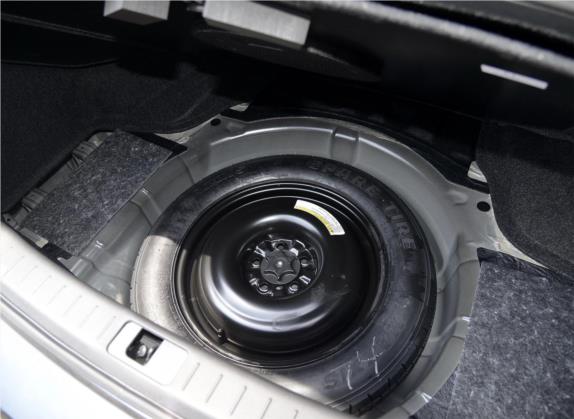 英菲尼迪Q70 2015款 Q70L 2.5L 奢华版 其他细节类   备胎