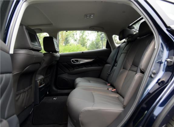 英菲尼迪Q70 2015款 Q70L 2.5L 奢华版 车厢座椅   后排空间