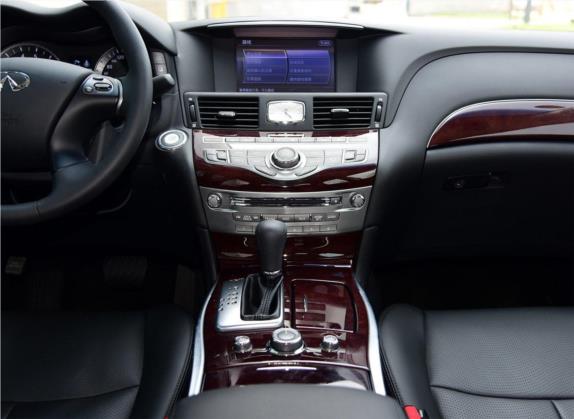 英菲尼迪Q70 2015款 Q70L 3.5L Hybrid 豪华版 中控类   中控台
