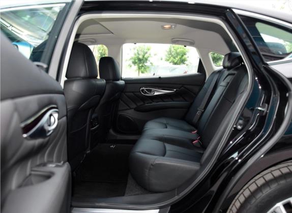 英菲尼迪Q70 2015款 Q70L 3.5L Hybrid 豪华版 车厢座椅   后排空间