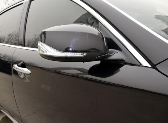 英菲尼迪Q70 2015款 Q70L 3.5L Hybrid 奢华版 外观细节类   外后视镜