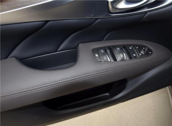 英菲尼迪Q70 2015款 Q70L 3.5L Hybrid 奢华版 车厢座椅   门窗控制