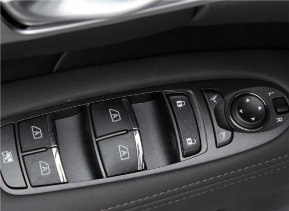 英菲尼迪Q70 2017款 Q70L 2.5L 奢华版 车厢座椅   门窗控制