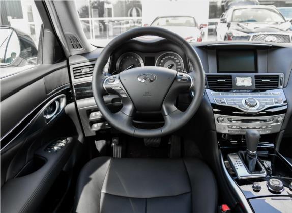 英菲尼迪Q70 2019款 Q70L 2.0T 精英版 中控类   驾驶位