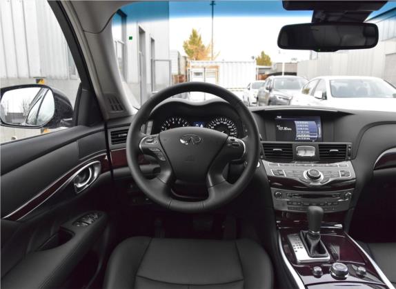英菲尼迪Q70 2019款 Q70L 2.0T 悦享版 中控类   驾驶位
