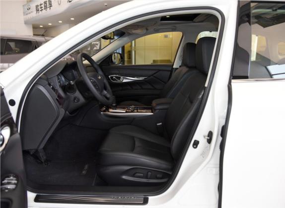 英菲尼迪Q70 2019款 Q70L 2.0T 精英版 PLUS 车厢座椅   前排空间