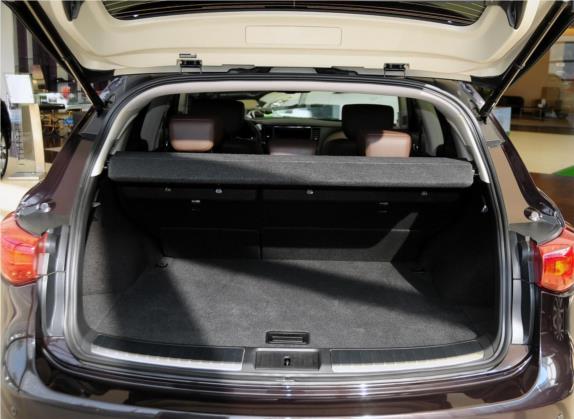 英菲尼迪QX70 2013款 3.7L 标准版 车厢座椅   后备厢