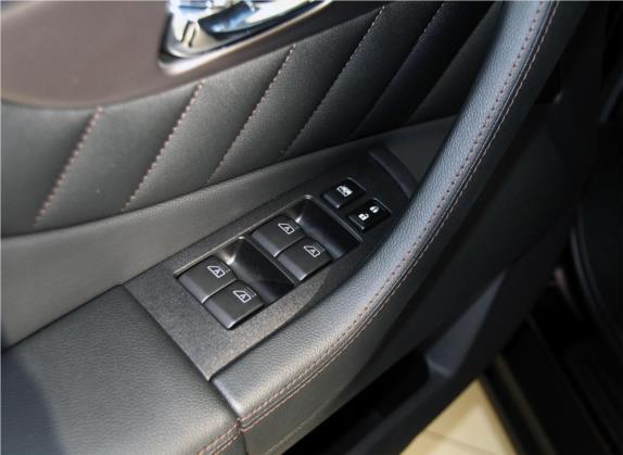 英菲尼迪QX70 2013款 3.7L 标准版 车厢座椅   门窗控制