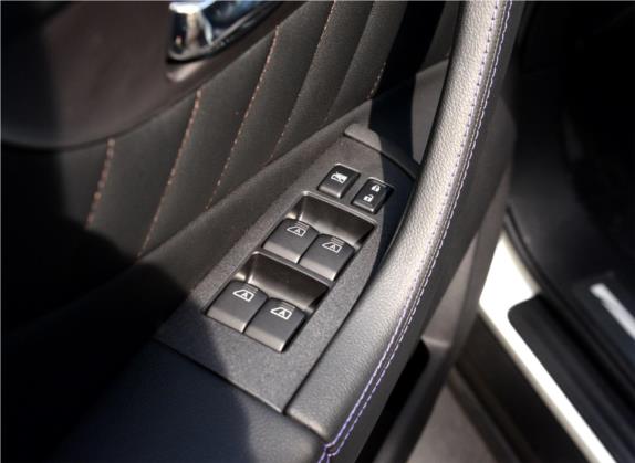 英菲尼迪QX70 2015款 3.7L 绝影版 车厢座椅   门窗控制