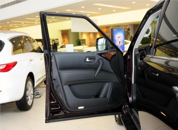 英菲尼迪QX80 2013款 5.6L 4WD 车厢座椅   前门板