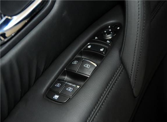 英菲尼迪QX80 2013款 5.6L 4WD 车厢座椅   门窗控制