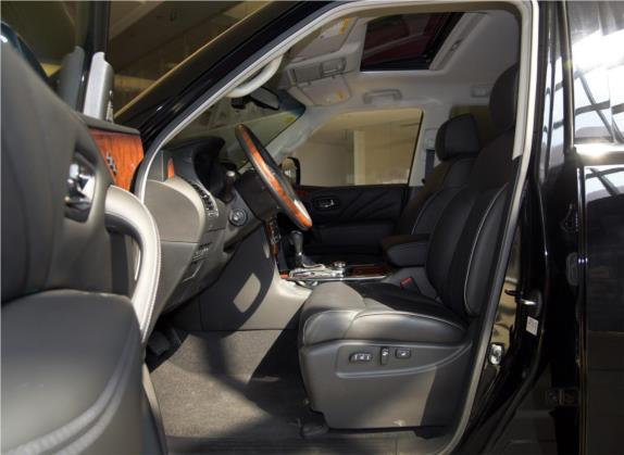 英菲尼迪QX80 2016款 5.6L 4WD 车厢座椅   前排空间