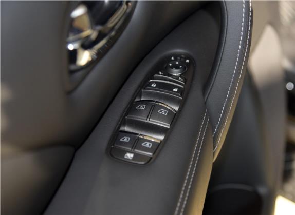 英菲尼迪QX80 2016款 5.6L 4WD 车厢座椅   门窗控制