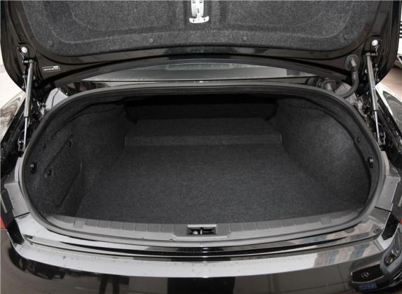 英菲尼迪Q60 2017款 2.0T 豪华版 车厢座椅   后备厢