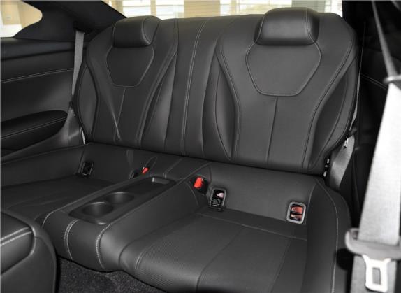 英菲尼迪Q60 2019款 2.0T 豪华版 车厢座椅   后排空间