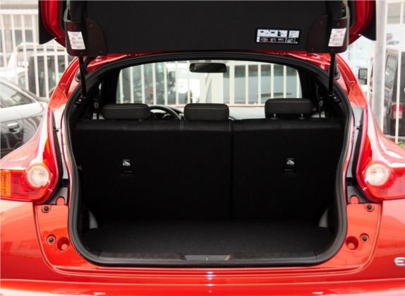 英菲尼迪ESQ 2014款 1.6L 率性版 车厢座椅   后备厢