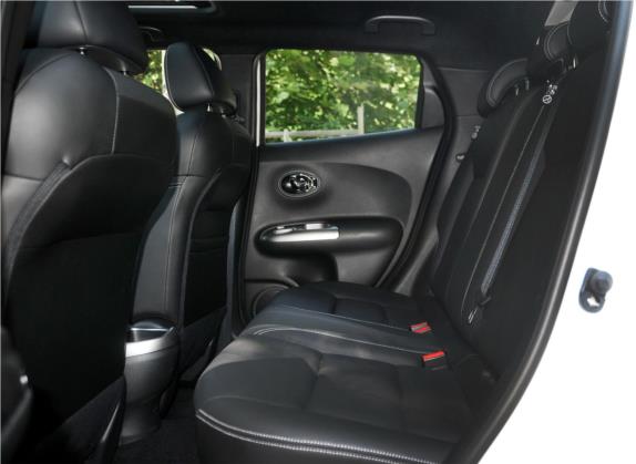 英菲尼迪ESQ 2014款 1.6T 率动版 车厢座椅   后排空间