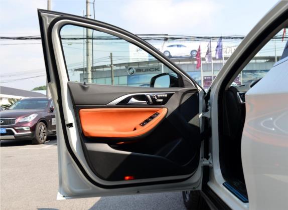 英菲尼迪QX30 2017款 2.0T 四驱运动版 车厢座椅   前门板