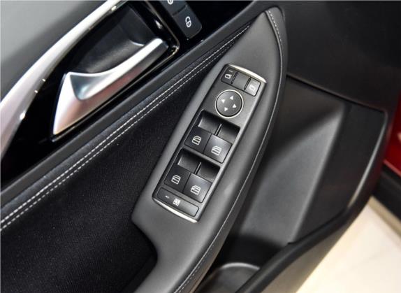 英菲尼迪QX30 2017款 2.0T 四驱时尚版 车厢座椅   门窗控制
